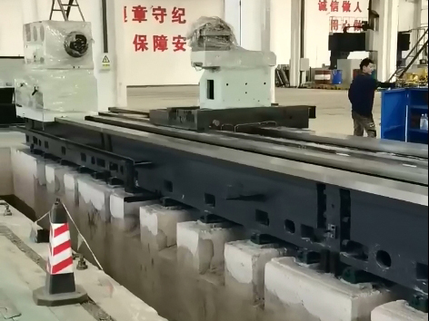 CK61220重型數(shù)控車(chē)床5.17日在無(wú)錫安家，安裝調(diào)試中